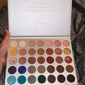 Morphe Jaclyn Hill palette
